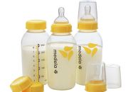 [Review] Nên mua bình sữa Medela cho bé sử dụng không