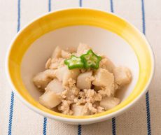 Sốt thịt gà băm nấu khoai môn