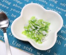 Cá mồi trắng và cải bắp xanh