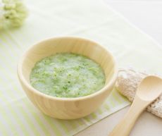 Cháo khoai tây và bông cải xanh