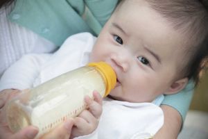 10 mẹo luyện bé ti bình nhanh chóng và hiệu quả nhất