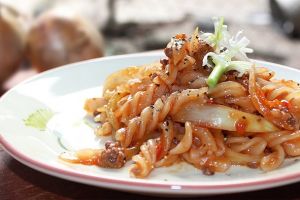 Nui xoắn sốt bò bằm