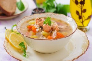Súp cà rốt nấu cá hồi
