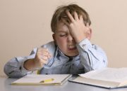 Rối loạn hành vi ở trẻ nhỏ, bạn nên làm gì?
