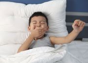 Trẻ “ngủ ngày cày đêm” bạn phải làm sao? (P1)