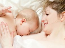 Tổng hợp những tư vấn hữu ích về sữa mẹ và các vấn đề khi cho con bú.