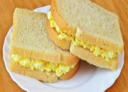Bành mì sandwich kẹp trứng