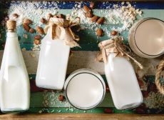 Sữa bầu tốt cho mẹ bầu 3 tháng đầu, không chỉ có sữa công thức là siêu dinh dưỡng.