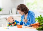 Khay ăn dặm cho bé và những dụng cụ đi kèm không thể thiếu