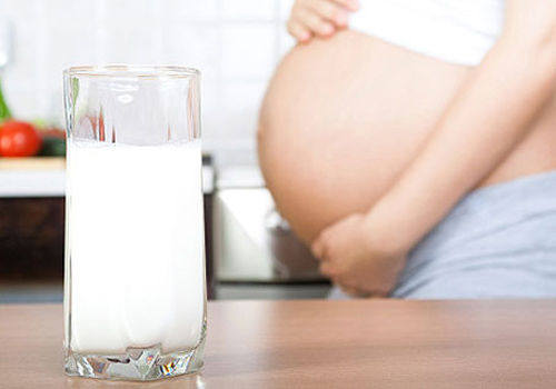 Khi nào bà bầu nên bắt đầu dùng sữa bầu?