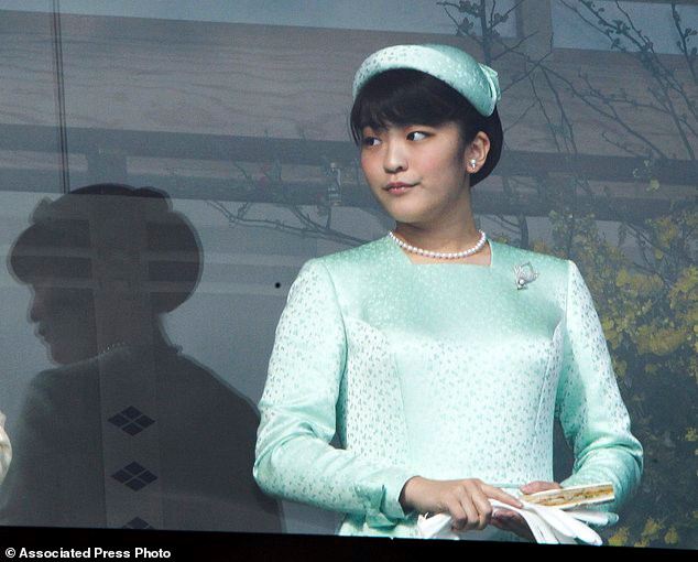 Công chúa Mako Nhật Bản quyết tâm từ bỏ địa vị hoàng tộc để lấy thường dân